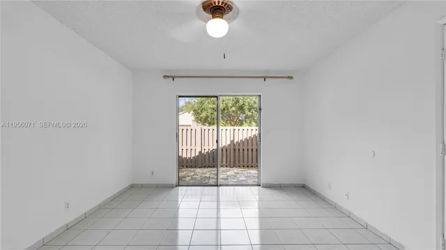 $449,700 | 570 Woodgate Circle, Unit A, Sunrise, FL 33326