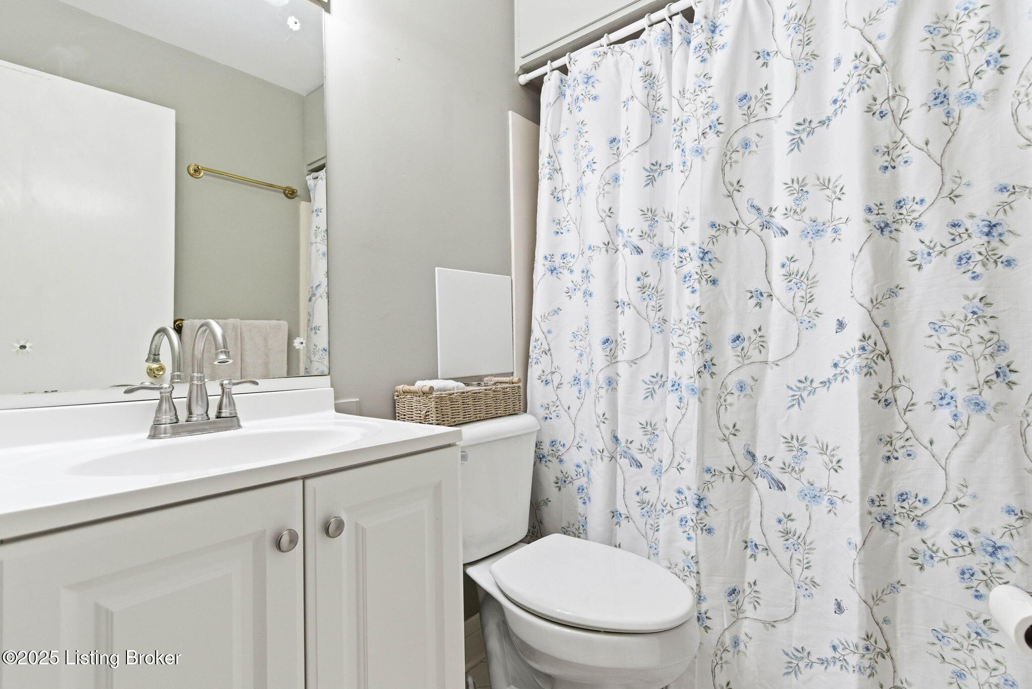 4302 Kinloch Road Louisville, KY 40207 - Photo 12 of 34 Full bath
