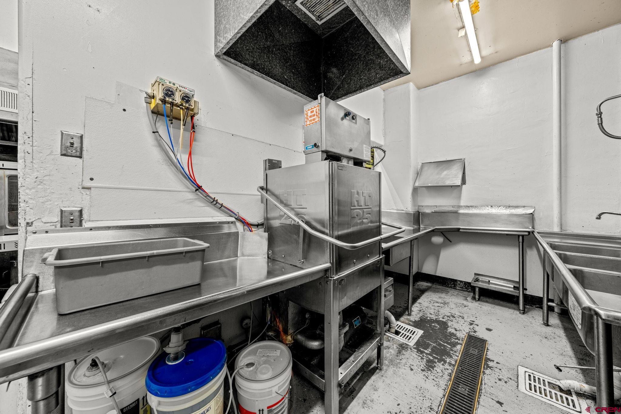 701 East 2nd Avenue Durango, CO 81301 - Photo 27 of 39 a view of entryway and kitchen