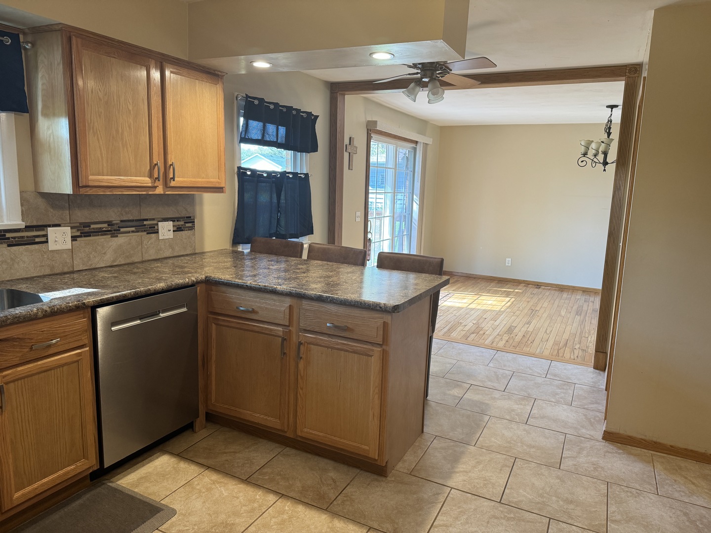 801 Highpoint Road Normal, IL 61761 - Photo 16 of 48 Gallery Image 16