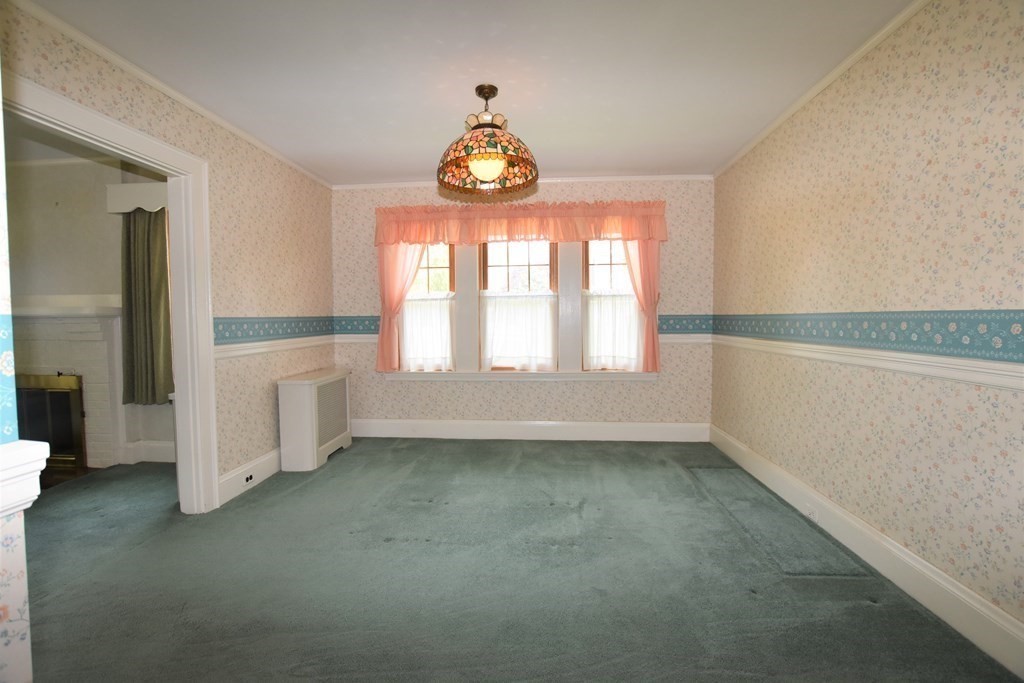 22 Manning Road Waltham, MA 02452 - Photo 8 of 34 Gallery Image 8
