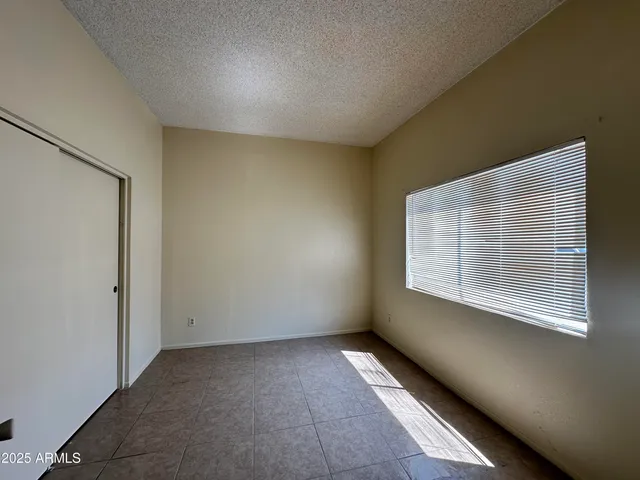 $795 | 2801 East Monte Cristo Avenue, Unit 102, Phoenix, AZ 85032