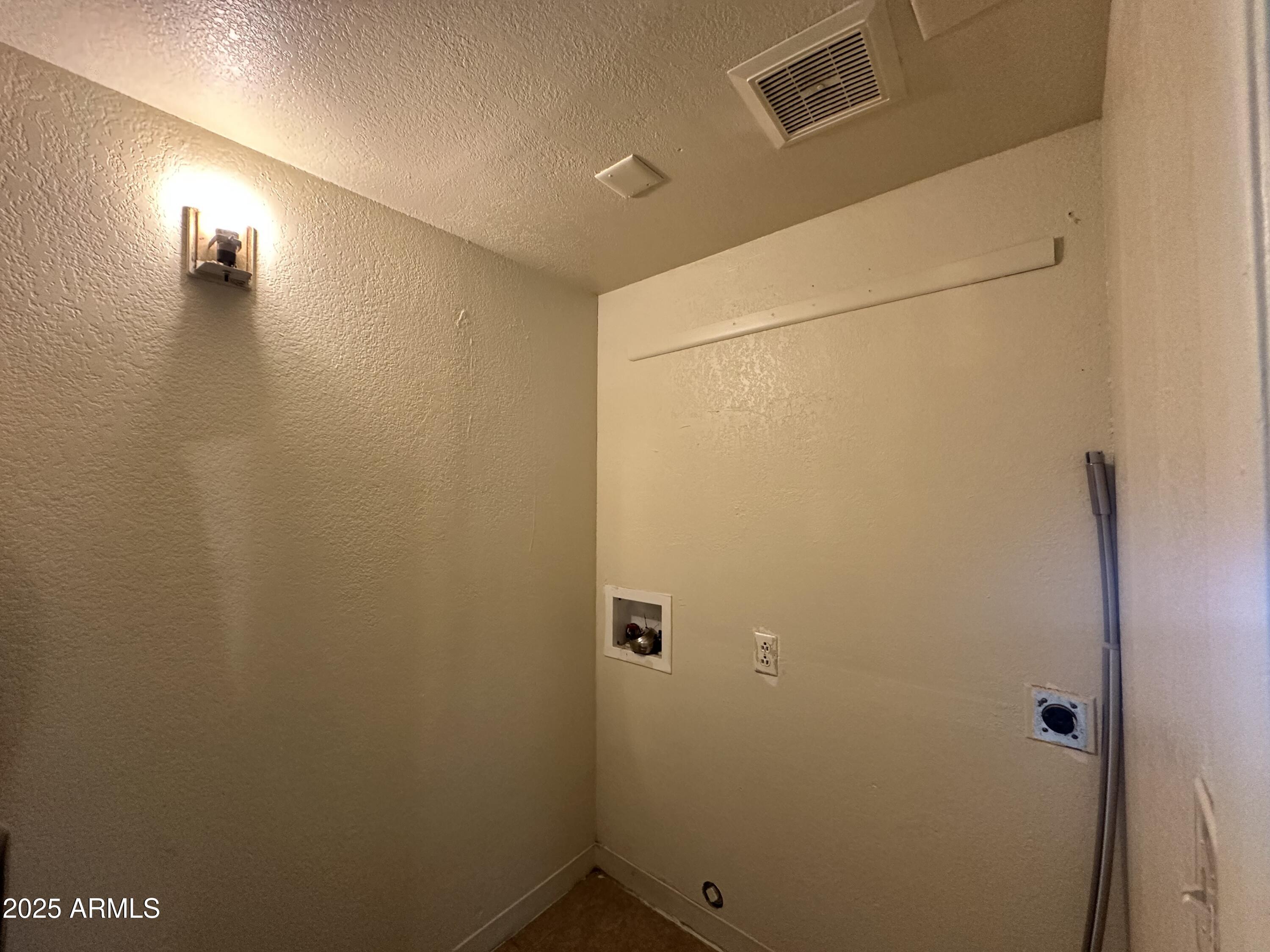 2801 East Monte Cristo Avenue, Unit 102 Phoenix, AZ 85032 - Photo 6 of 7 IMG_5970