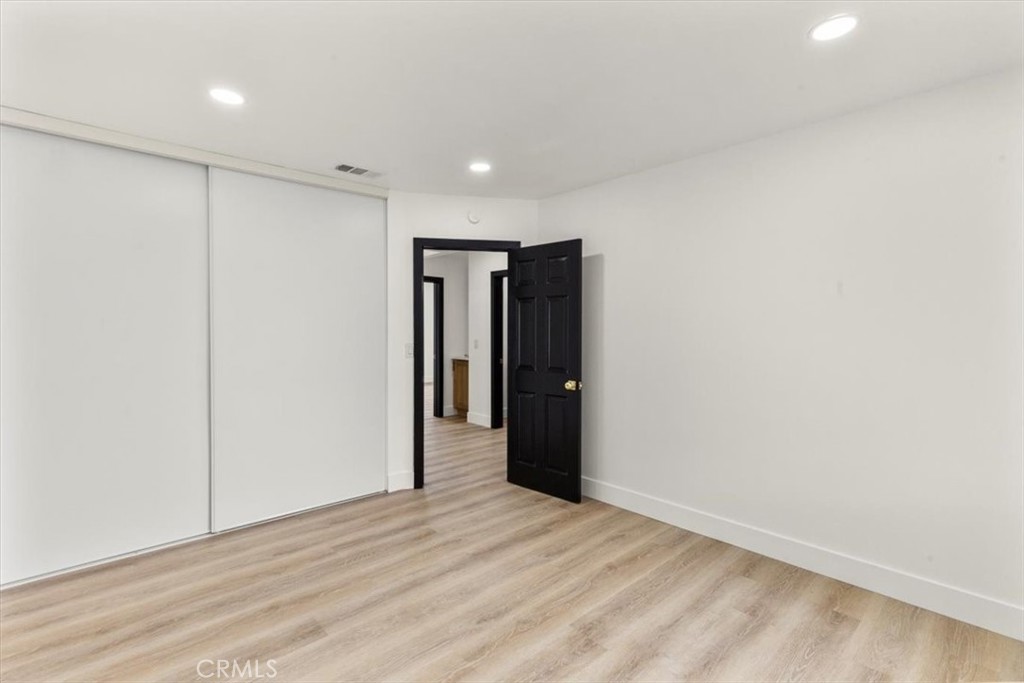 128 North Alessandro Street Hemet, CA 92543 - Photo 21 of 33 a view of an empty room