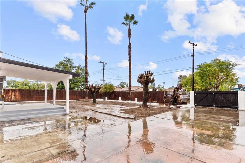 128 North Alessandro Street Hemet, CA 92543 - Photo 29 of 33 a view of a swimming pool