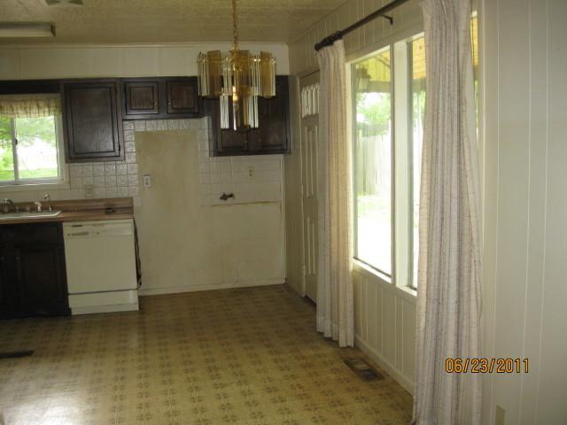 3222 Lowry Road Indianapolis, IN 46222 - Photo 8 of 13 Gallery Image 8