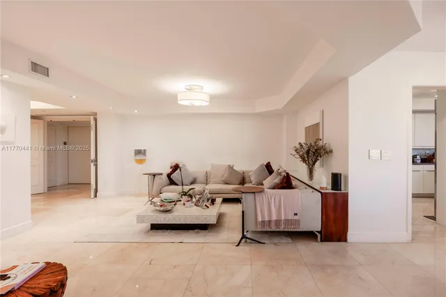 $3,100,000 | 765 Crandon Boulevard, Unit 307, Key Biscayne, FL 33149