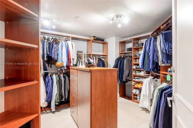 $3,100,000 | 765 Crandon Boulevard, Unit 307, Key Biscayne, FL 33149