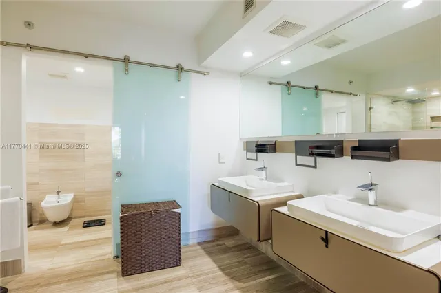 $3,100,000 | 765 Crandon Boulevard, Unit 307, Key Biscayne, FL 33149