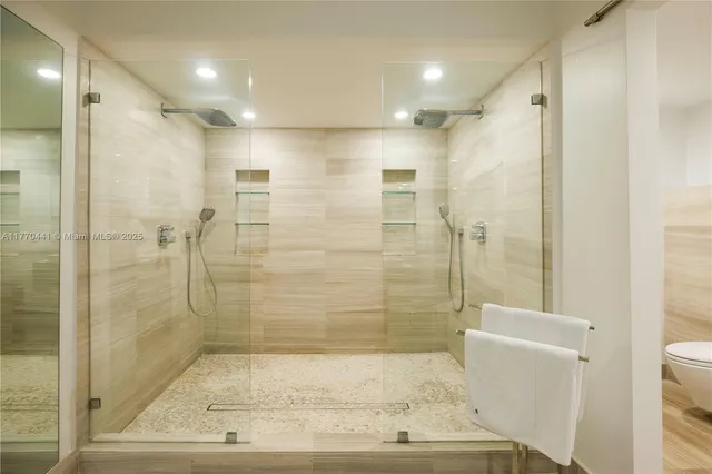 $3,100,000 | 765 Crandon Boulevard, Unit 307, Key Biscayne, FL 33149