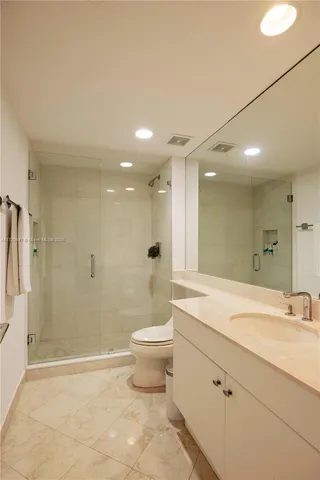 $3,100,000 | 765 Crandon Boulevard, Unit 307, Key Biscayne, FL 33149