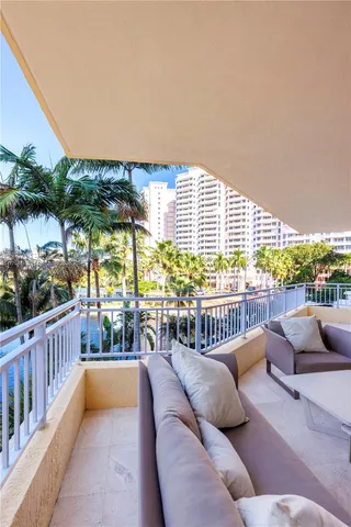 $3,100,000 | 765 Crandon Boulevard, Unit 307, Key Biscayne, FL 33149
