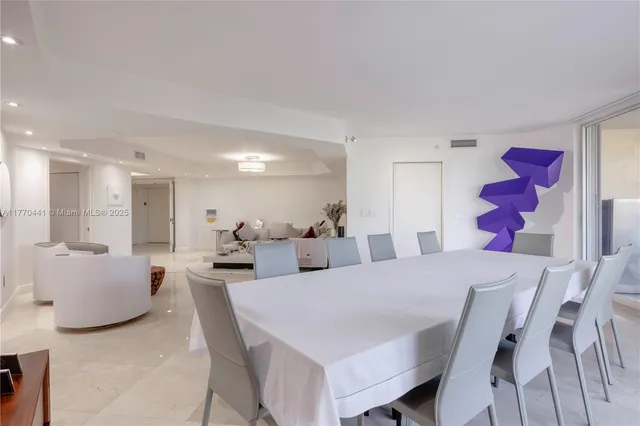 $3,100,000 | 765 Crandon Boulevard, Unit 307, Key Biscayne, FL 33149