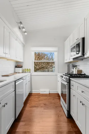 $699,900 | 8 Rob Road, Mount Prospect, IL 60056