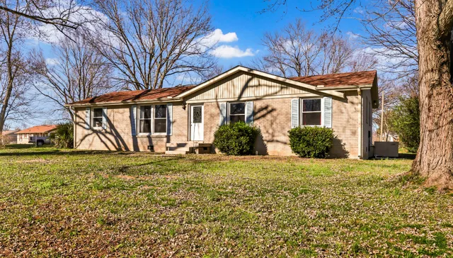 $265,000 | 2206 Green Acres Drive, Clarksville, TN 37042