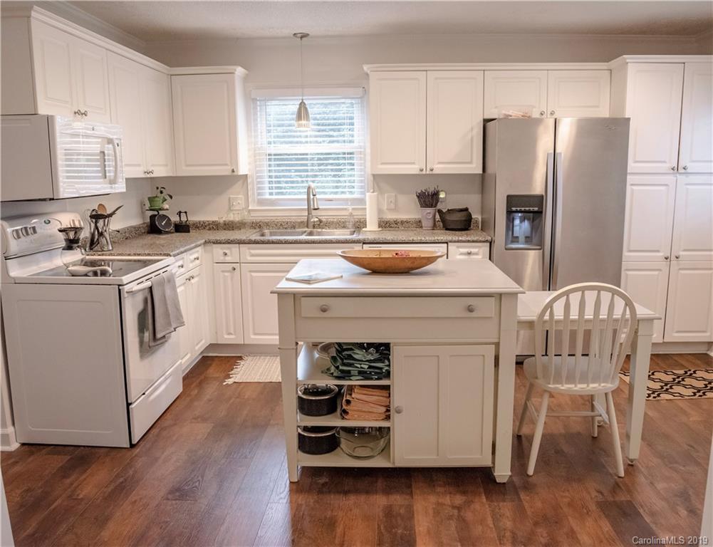 9504 Watergate Road Charlotte, NC 28270 - Photo 4 of 15 Gallery Image 4