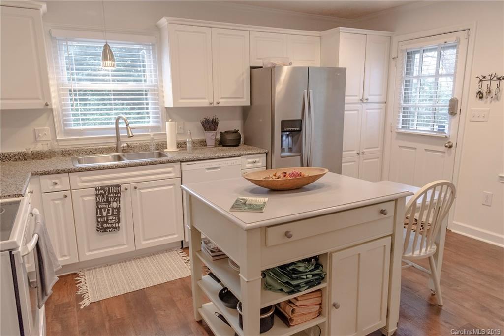 9504 Watergate Road Charlotte, NC 28270 - Photo 5 of 15 Gallery Image 5