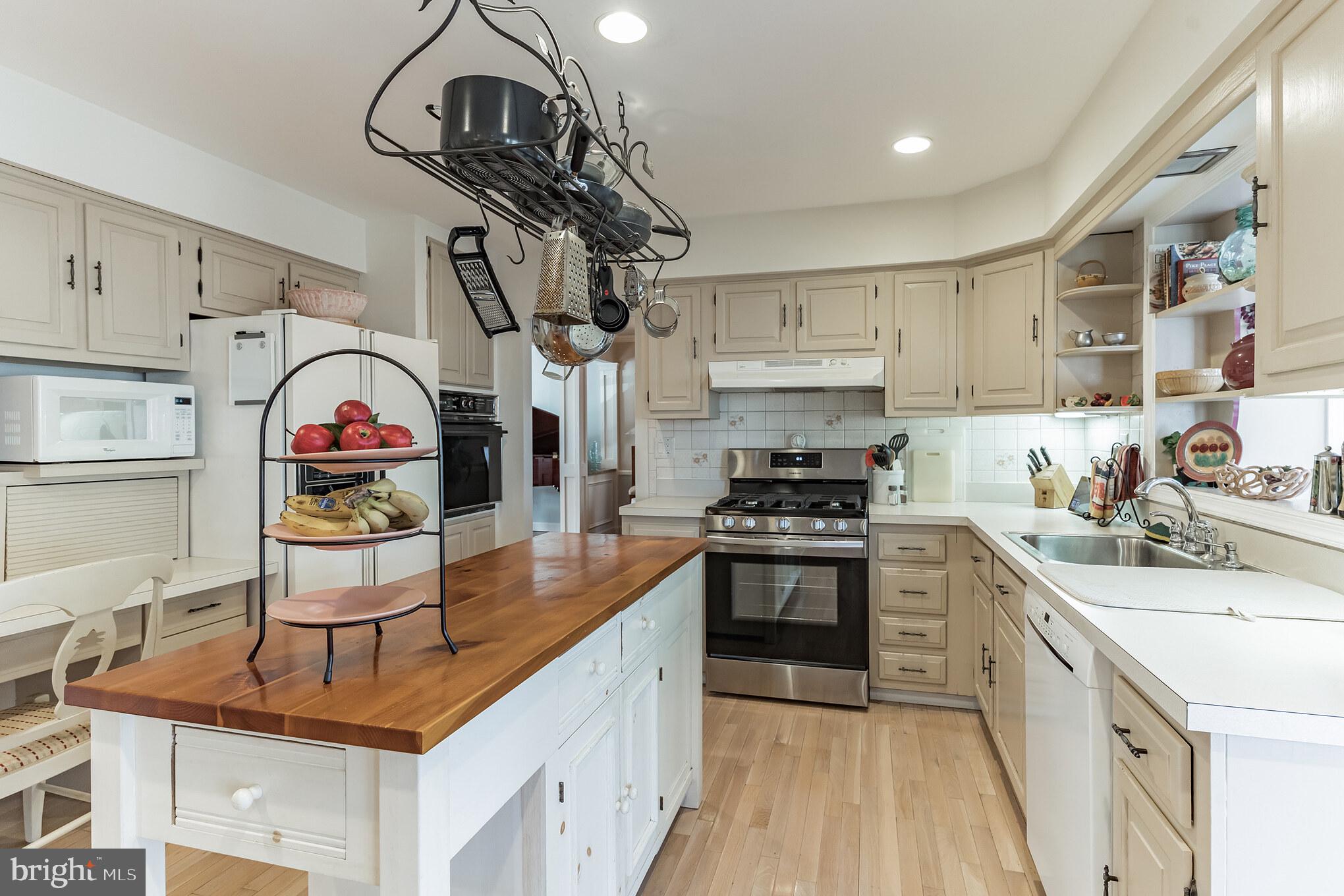 38 Ranoldo Terrace Cherry Hill, NJ 08034 - Photo 8 of 30 Gallery Image 8