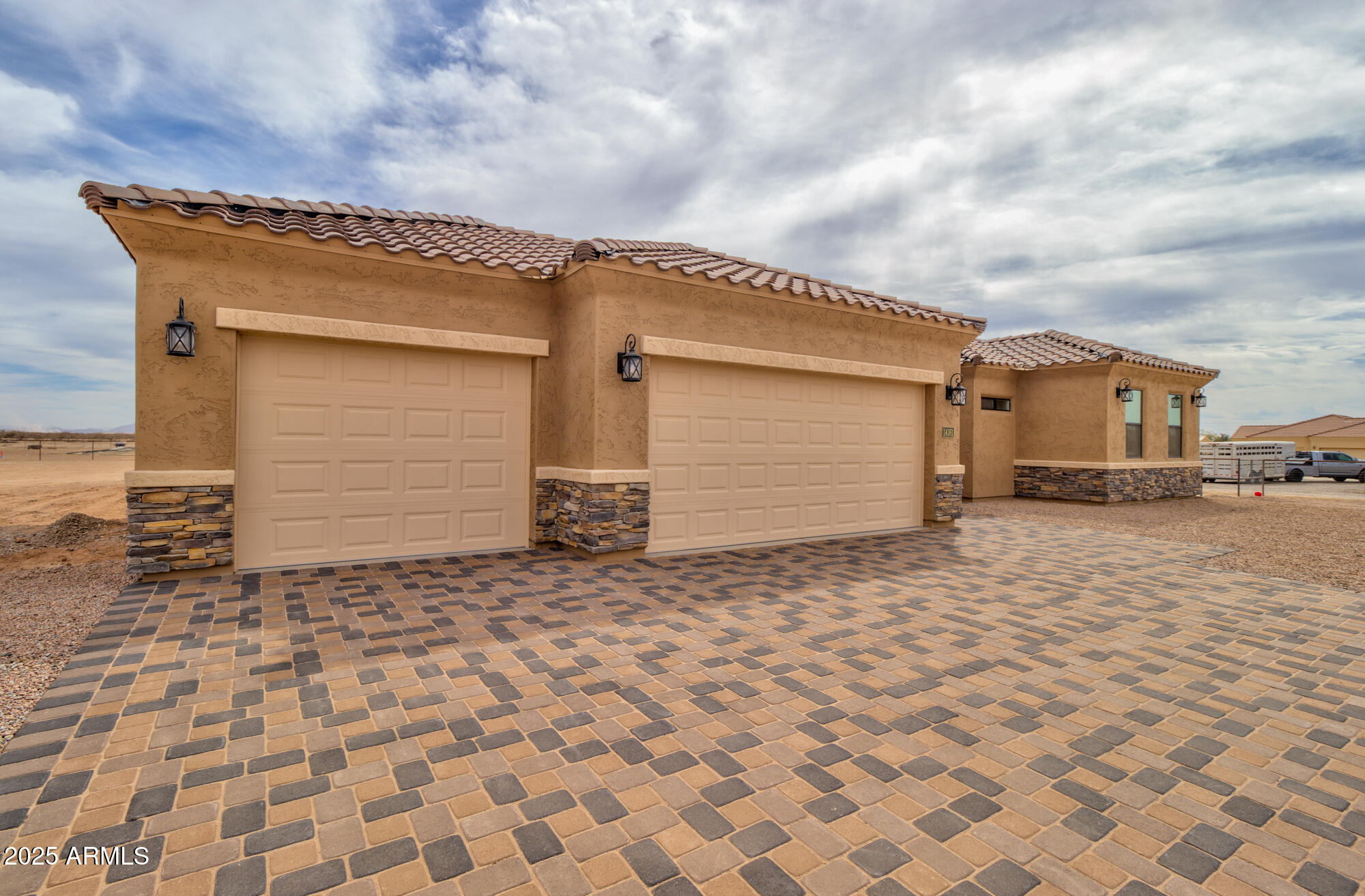 7462 West Alsdorf Road Casa Grande, AZ 85193 - Photo 4 of 34 2 (1)
