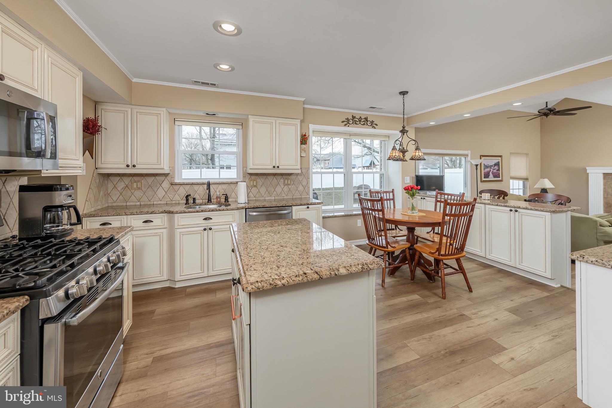 15 Stag Run Sewell, NJ 08080 - Photo 9 of 28 Kitchen