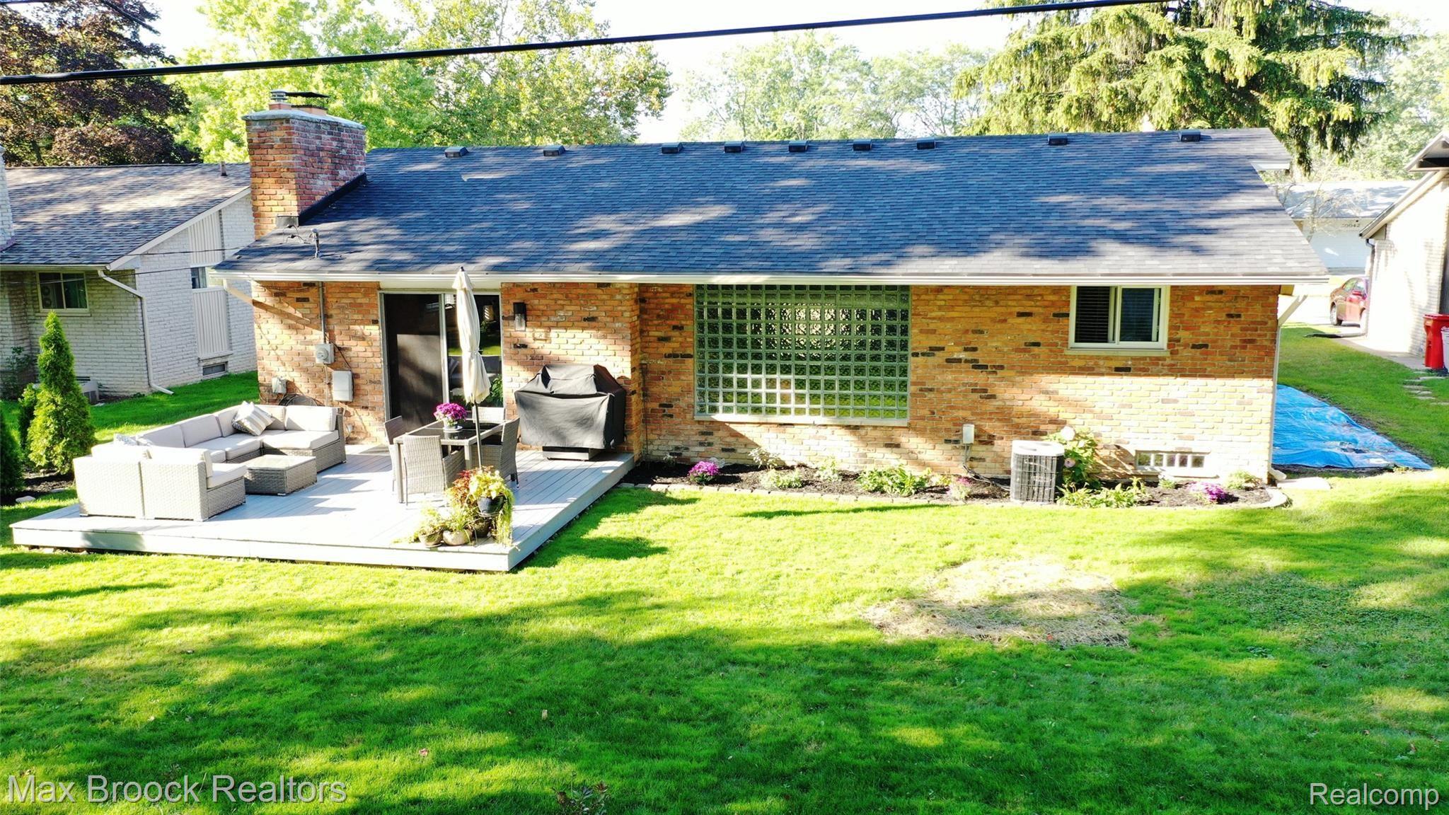 30051 Rambling Road Southfield, MI 48076 - Photo 41 of 42 DJI_0110.jpg