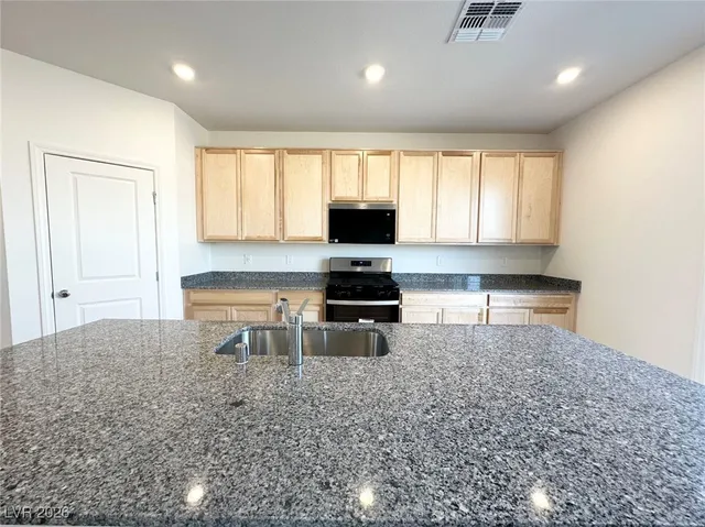 $2,700 | 3766 Osiris Avenue, Henderson, NV 89044