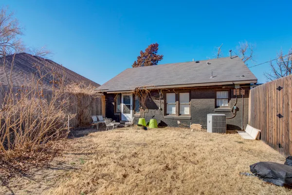 $290,000 | 1621 Ave Y, Lubbock, TX 79401