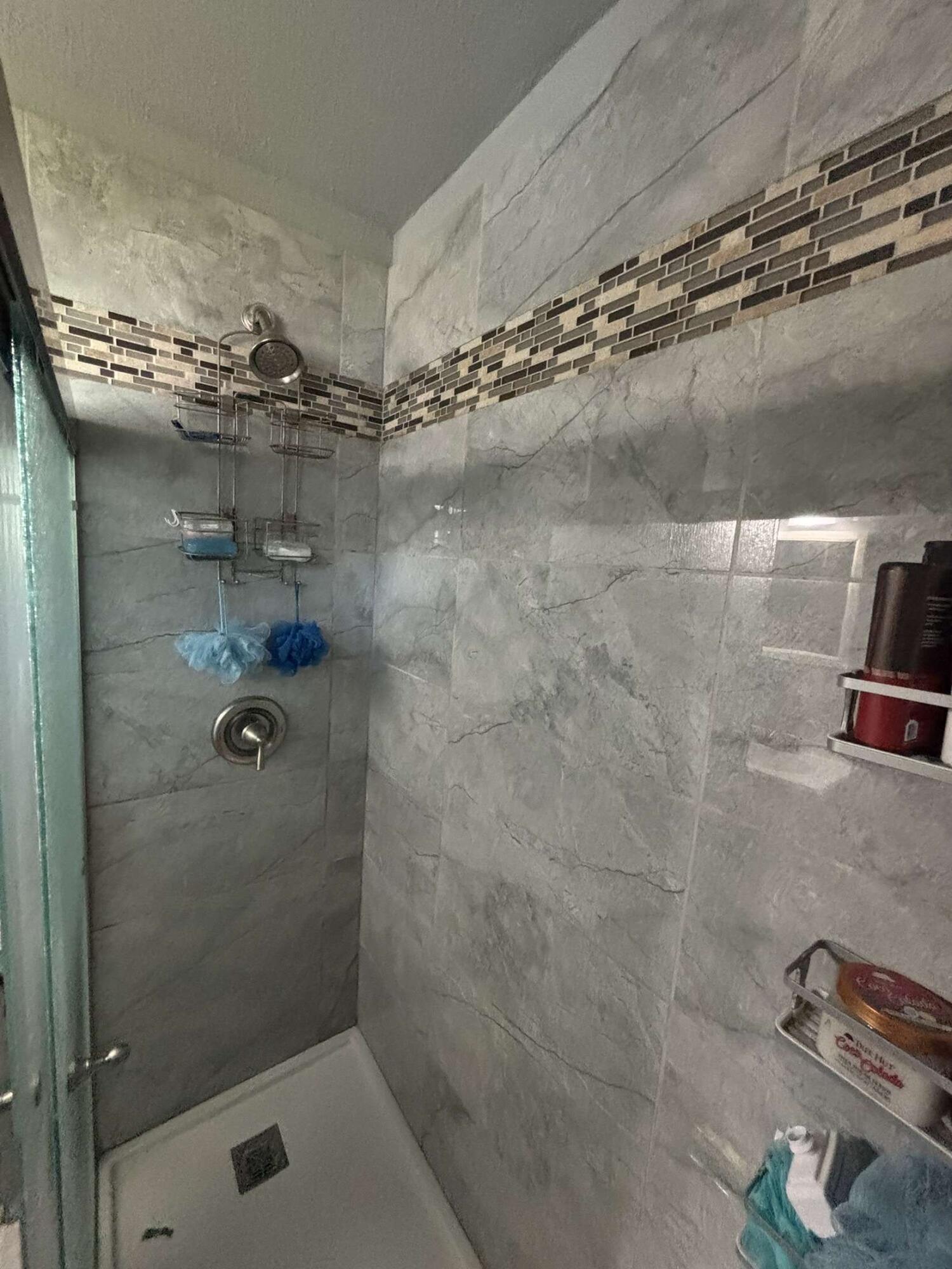 8210 West Winfield Avenue Milwaukee, WI 53218 - Photo 15 of 20 IMG_1554