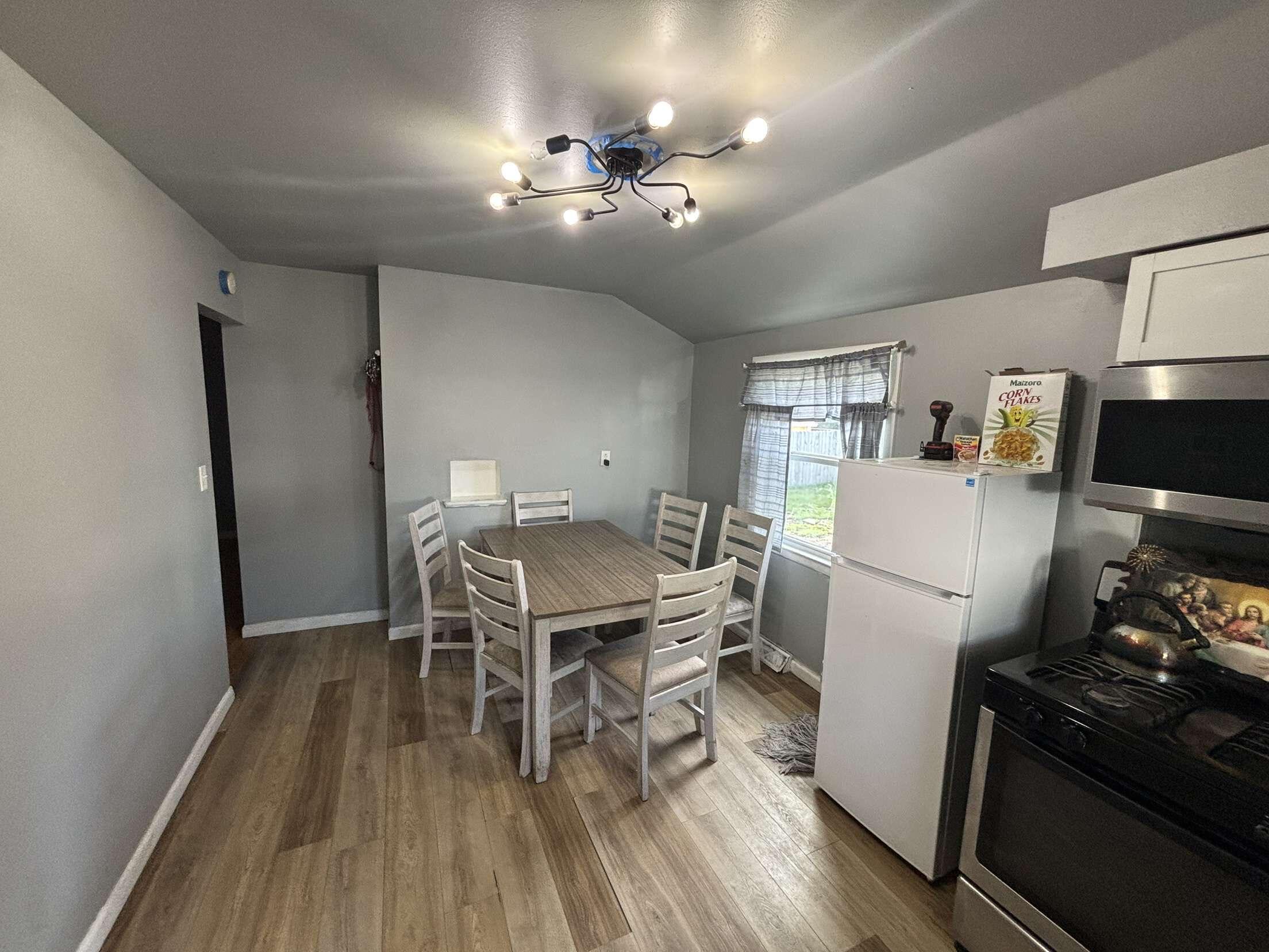 8210 West Winfield Avenue Milwaukee, WI 53218 - Photo 19 of 20 IMG_1558