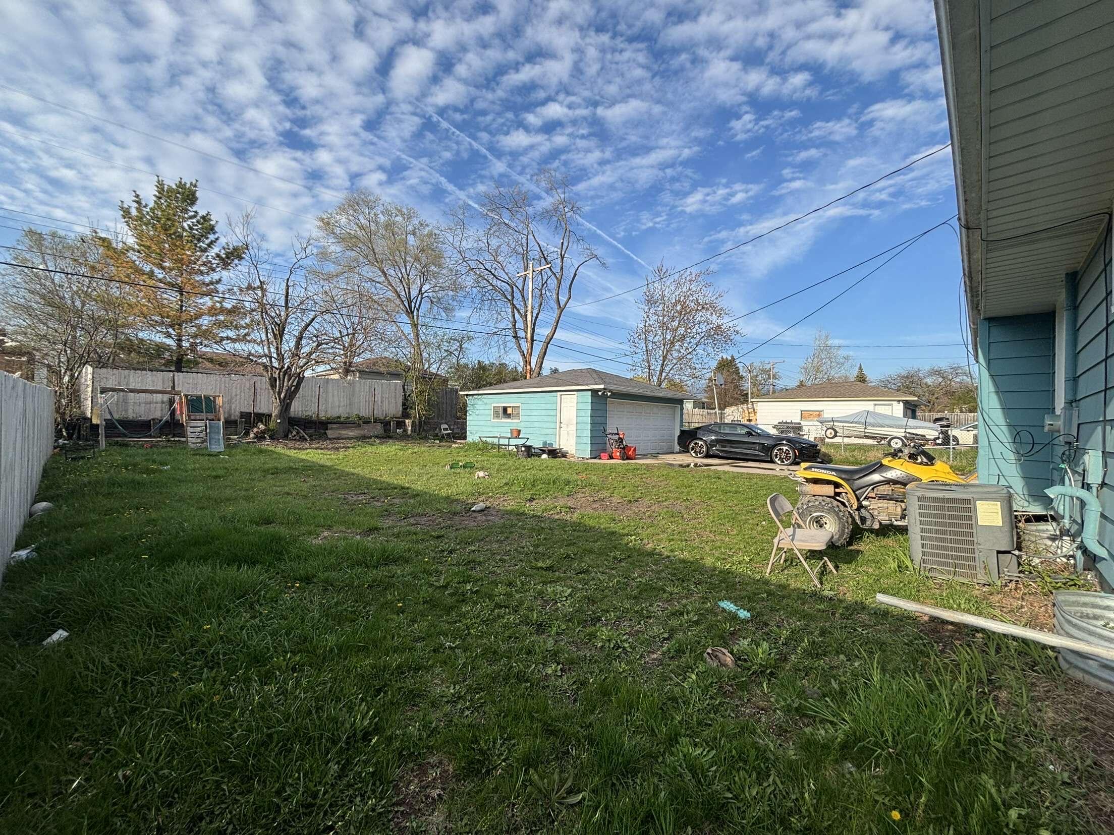 8210 West Winfield Avenue Milwaukee, WI 53218 - Photo 8 of 20 IMG_1543