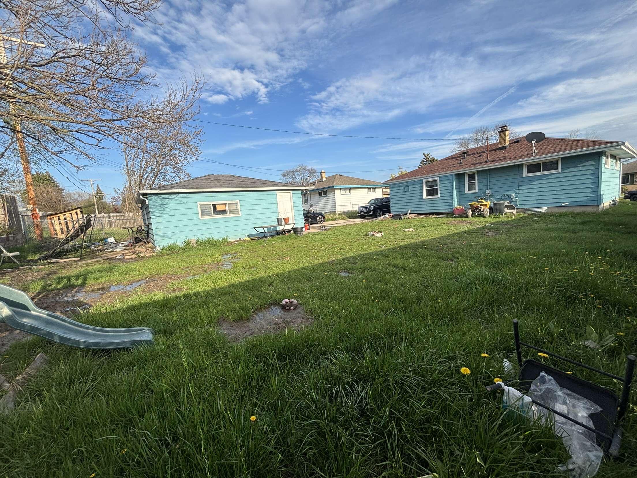 8210 West Winfield Avenue Milwaukee, WI 53218 - Photo 9 of 20 IMG_1544