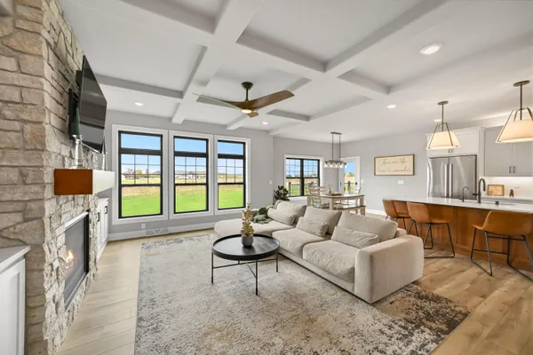$989,900 | N82-w27785 Marshall Drive, Hartland, WI 53029