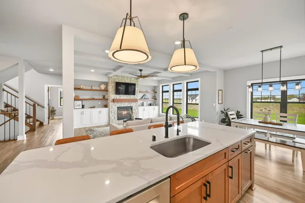 $989,900 | N82-w27785 Marshall Drive, Hartland, WI 53029