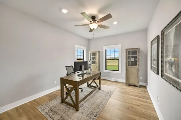 $989,900 | N82-w27785 Marshall Drive, Hartland, WI 53029
