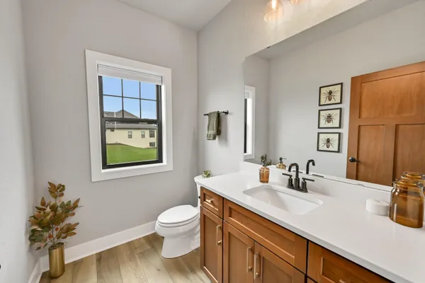 $989,900 | N82-w27785 Marshall Drive, Hartland, WI 53029