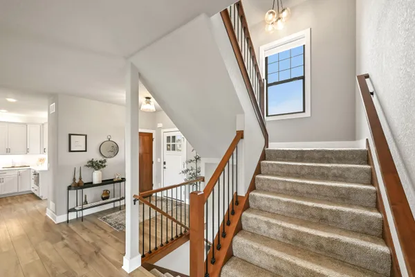 $989,900 | N82-w27785 Marshall Drive, Hartland, WI 53029
