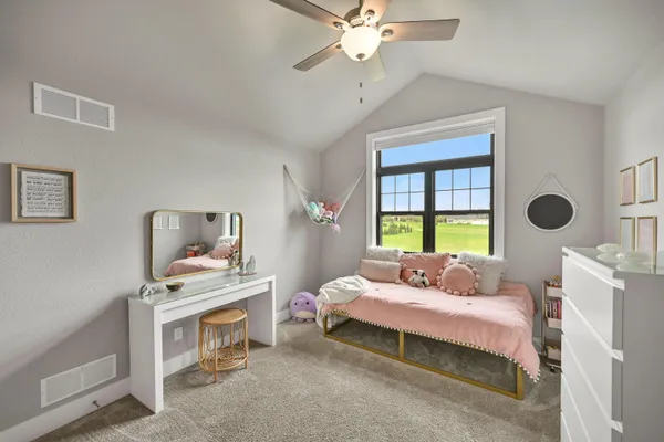 $989,900 | N82-w27785 Marshall Drive, Hartland, WI 53029