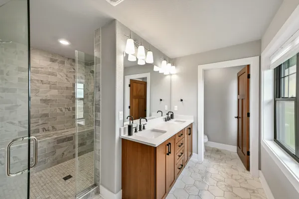 $989,900 | N82-w27785 Marshall Drive, Hartland, WI 53029