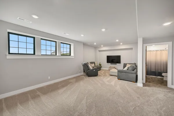 $989,900 | N82-w27785 Marshall Drive, Hartland, WI 53029