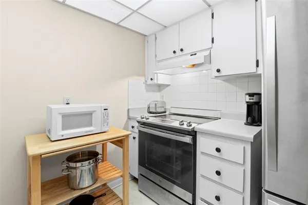 $84,900 | 401 De Grasse Place, Unit 18, Sun City Center, FL 33573