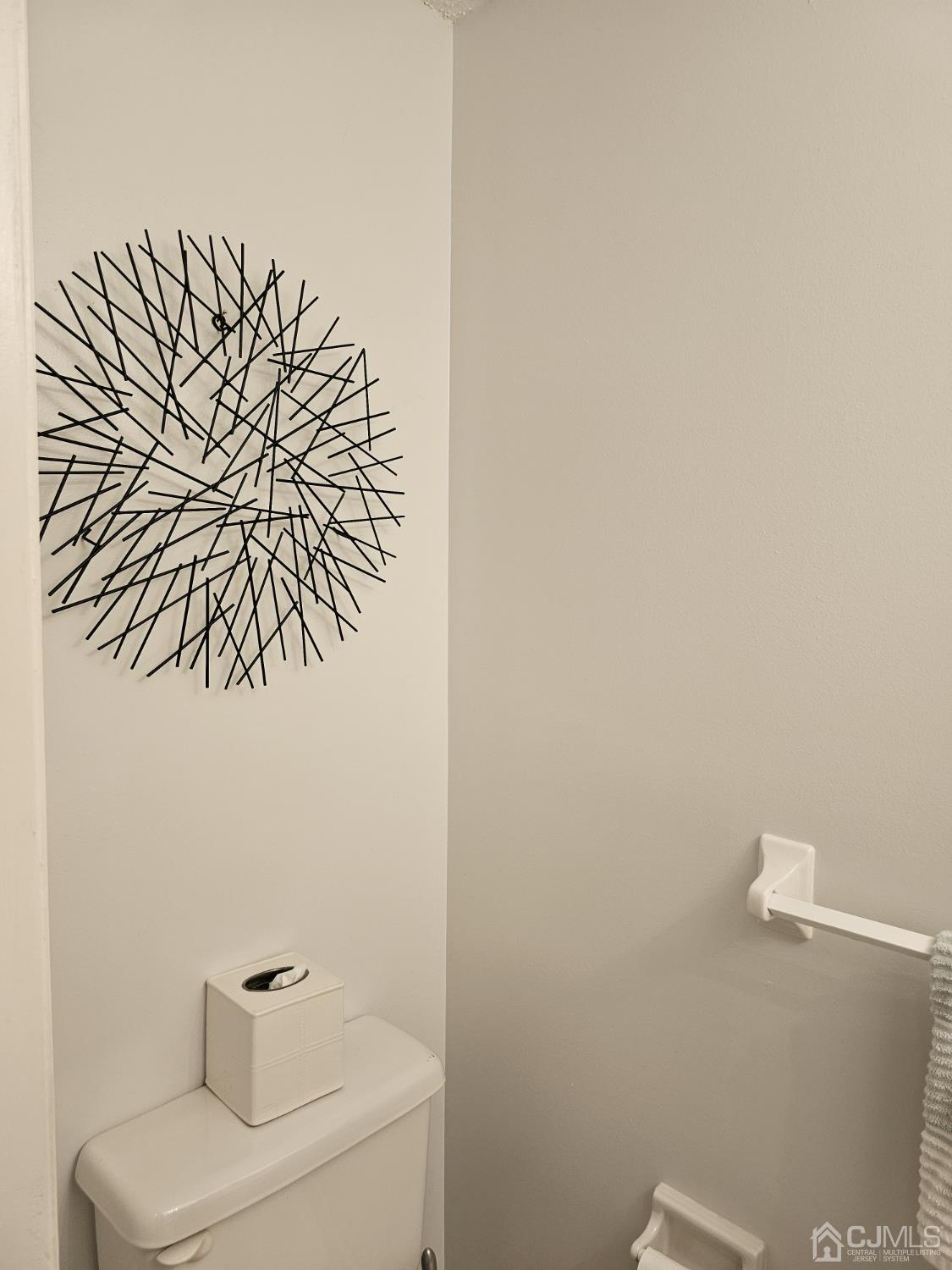 112 Prestwick Way Edison, NJ 08820 - Photo 13 of 24 a bathroom with a toilet and a sink