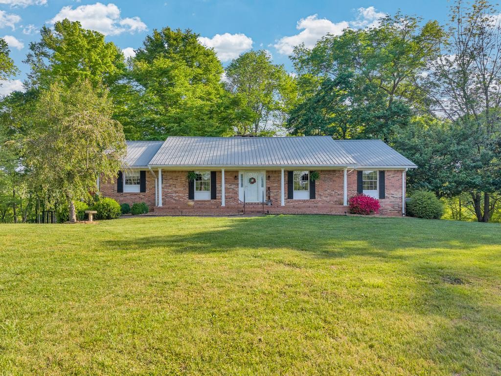 1992 Locke Bend Road McMinnville, TN 37110 - Photo 4 of 48