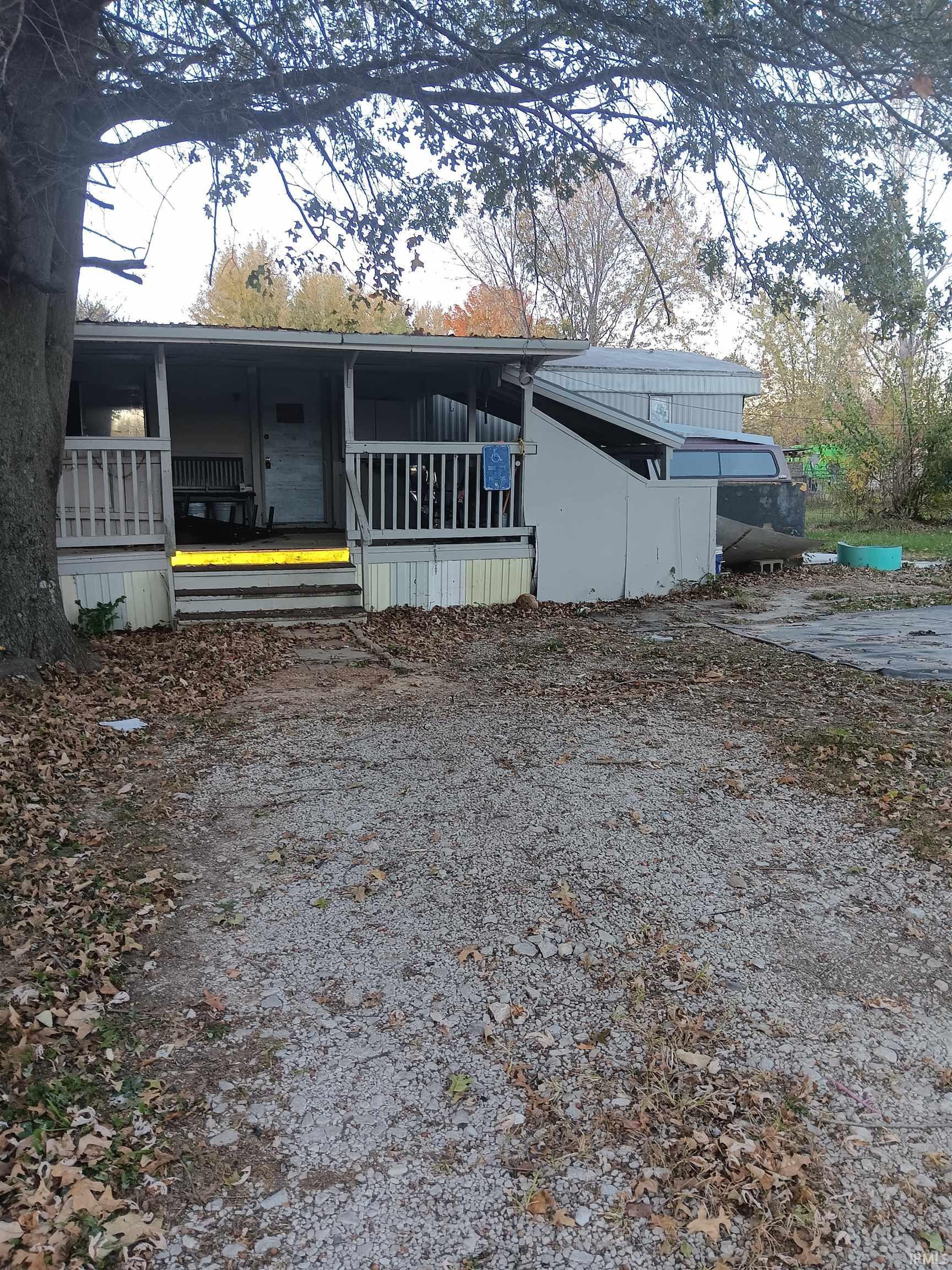 357 Gentlemen Place Cloverdale, IN 46120 - Photo 4 of 13