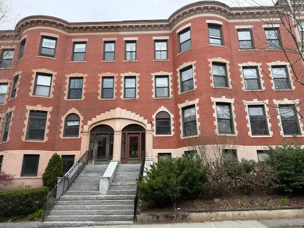 $4,800 | 30 Claflin Road, Unit 2, Brookline, MA 02445