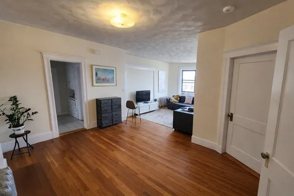 $4,800 | 30 Claflin Road, Unit 2, Brookline, MA 02445