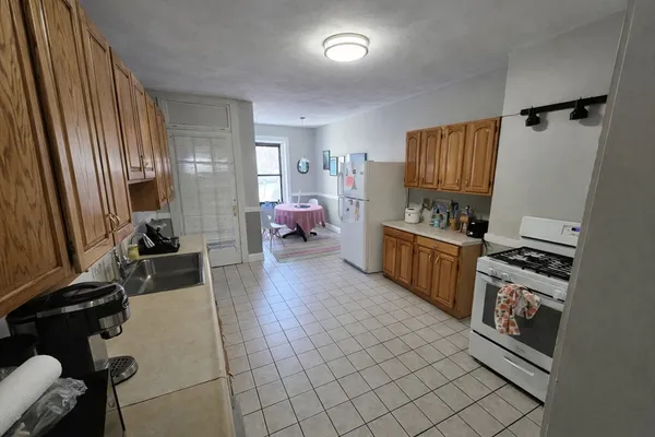 $4,800 | 30 Claflin Road, Unit 2, Brookline, MA 02445