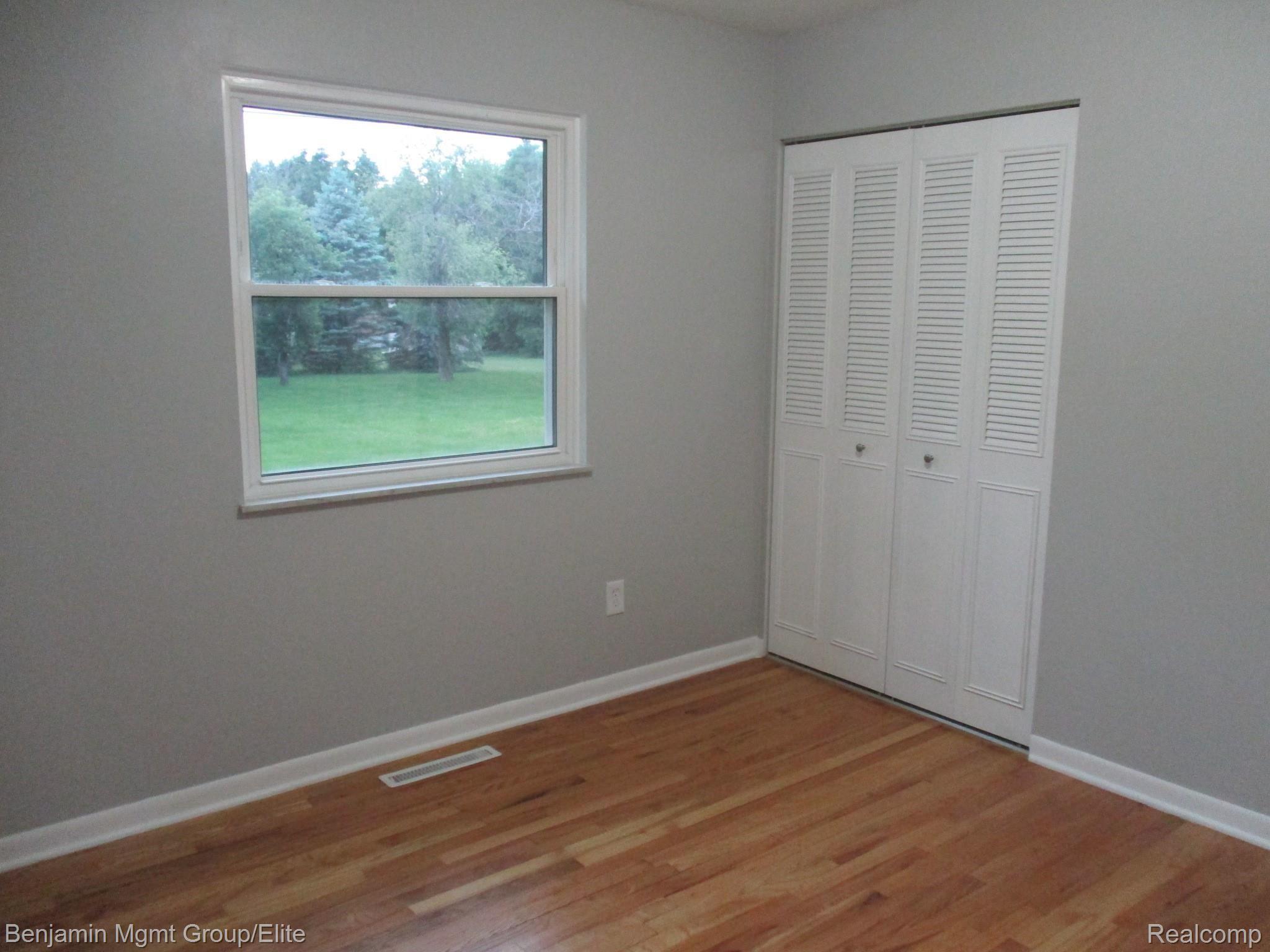 114 South Burkhart Road Howell, MI 48843 - Photo 14 of 21 IMG_6258.JPG