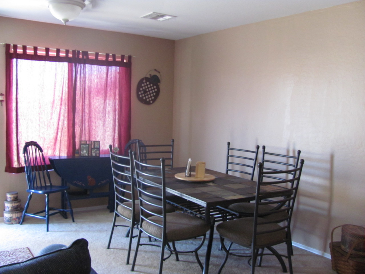 1206 West Darrel Road Phoenix, AZ 85041 - Photo 3 of 9 Dining Room