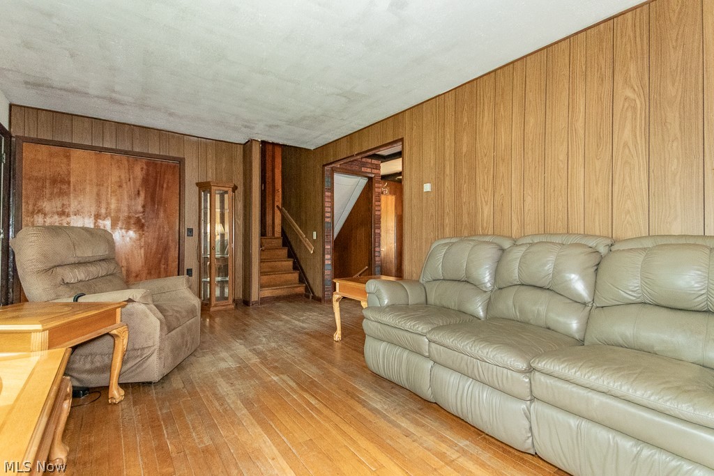 14161 Radcliffe Road Chardon, OH 44024 - Photo 8 of 39