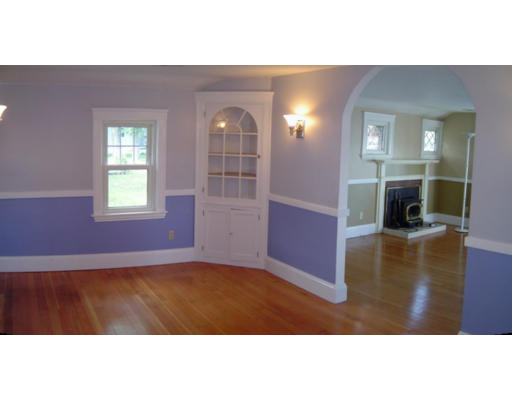 33 R Bates Street Danvers, MA 01923 - Photo 7 of 18 Gallery Image 7